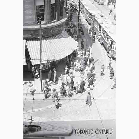 CCT0066 Yonge and Queen Streets Toronto c1930 Postcard