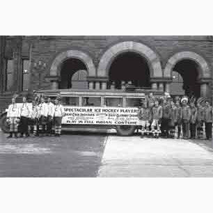 CCT0058 Cree and Ojibway Hockey Teams in Toronto 1928 POstcard