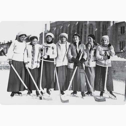 CCTM0003B U of T Women's Hockey Team c1912 Toronto Magnet