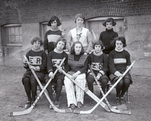 CCTXM0010 East Riverdale Jr Girl's Hockey Team 1923 Christmas Card